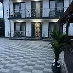 بيت ضيافة Casa Fuchsia كوستِنيست